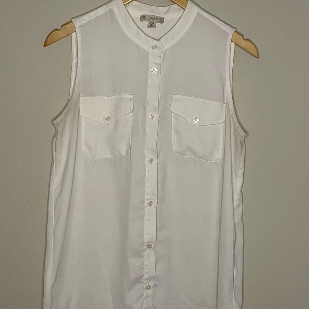 Sleeveless blouse